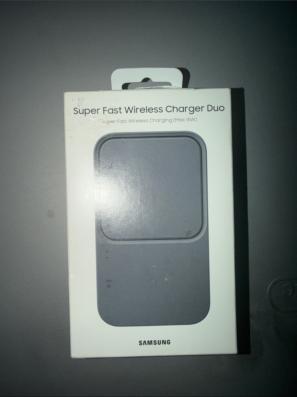 Samsung Super Fast Wireless Charger Duo - Gray and White Packaging